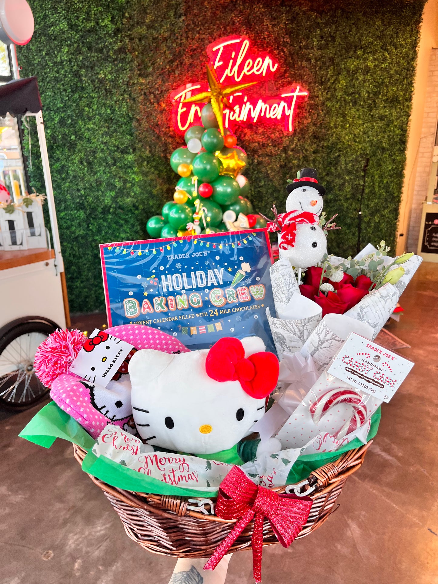 Hello Kitty and Friends Christmas Basket