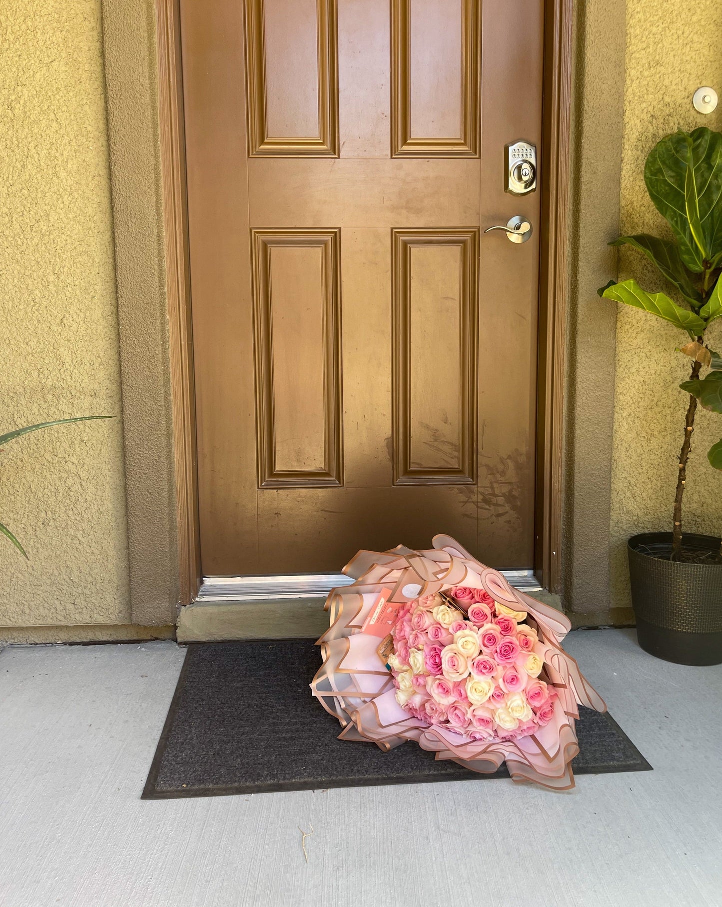 Mother’s Day Angel Bouquet (25,50,or 100 roses)