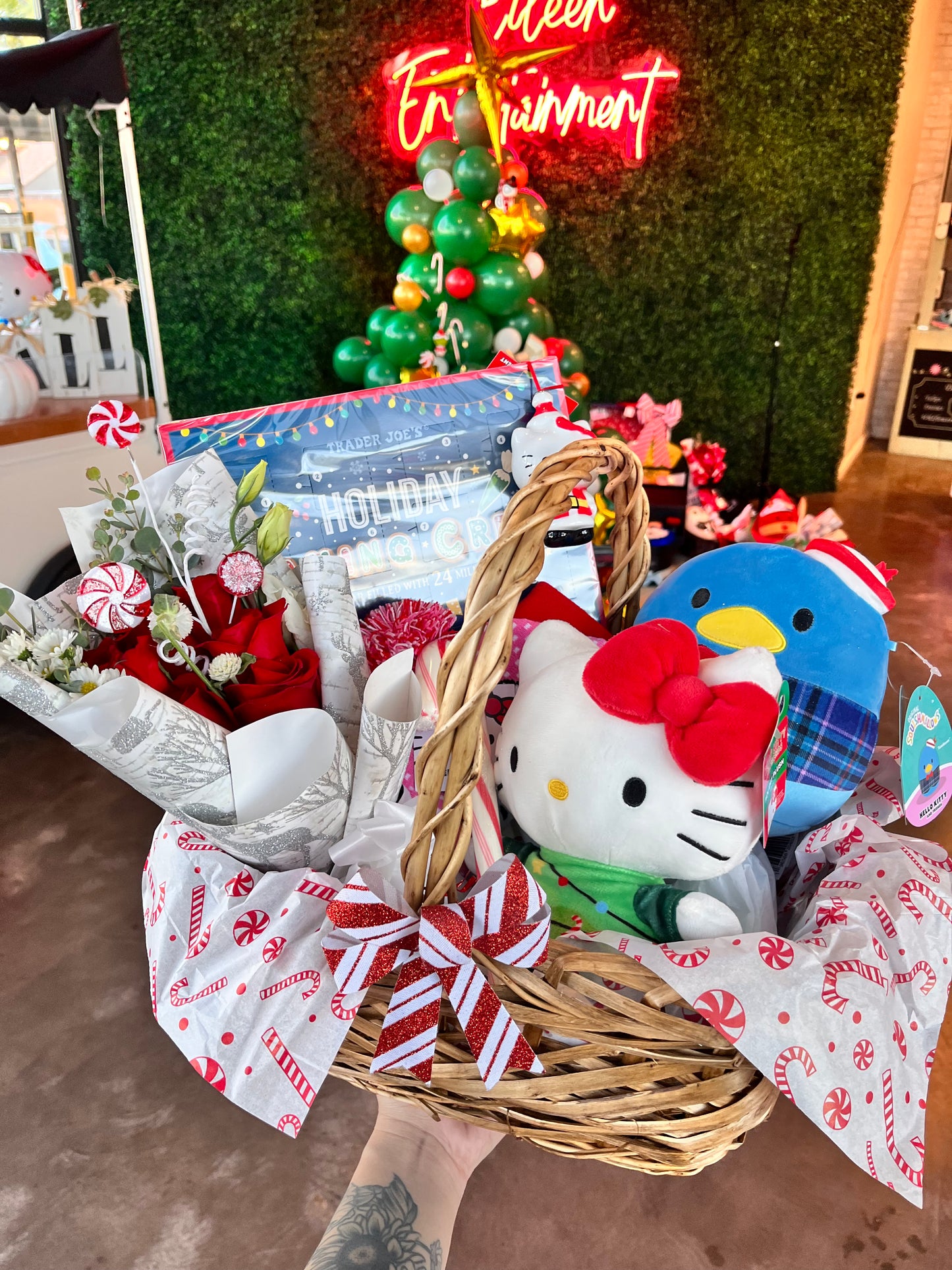 Hello Kitty and Friends Christmas Basket